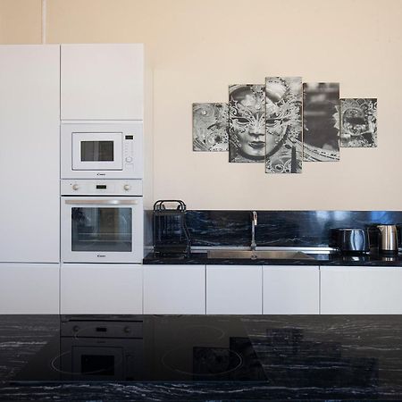 Luxury Apartment Pesaro Papafava Veneţia Exterior foto